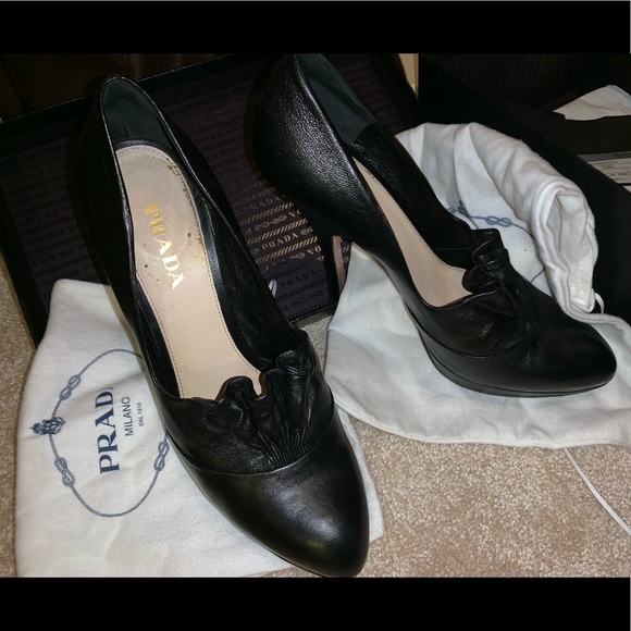 Prada Shoes - Black Leather Prada Ruffle Pumps sz 40